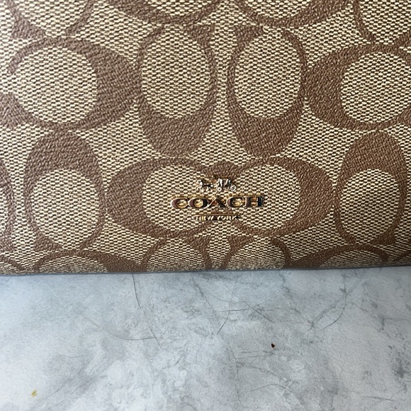 Coach Double zip wristlet large Signature C brown/tan front,fuchsia accents/back - Picture 5 of 17